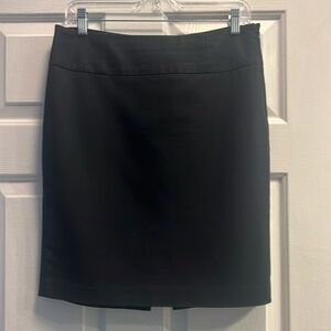 Banana Republic Black lined stretch skirt, size 6, side zipper